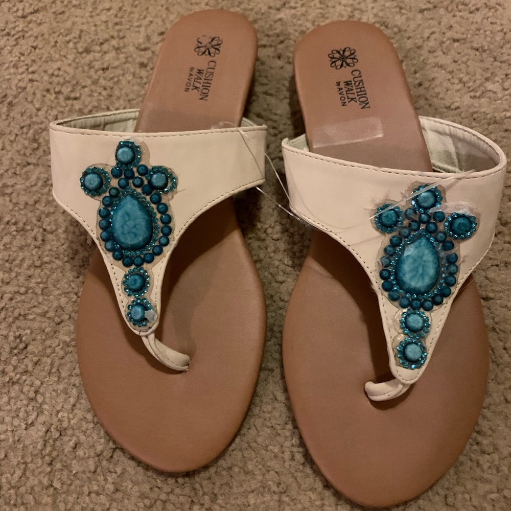 Wry cute sandal slip on’s.